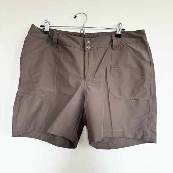 Patagonia Women’s Shorts Grey Size 14 - Picture 1 of 4